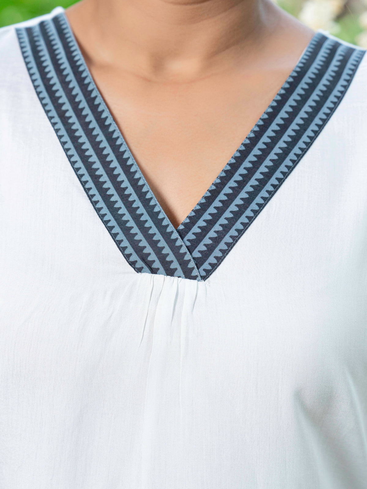 Chanderi Placement Print Straight White Kurta