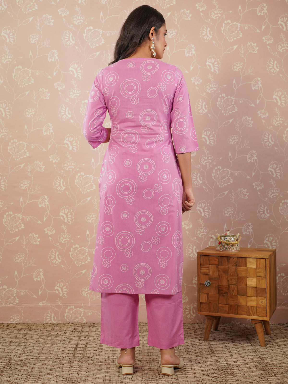Embroidered Soft Cotton Geometric Straight Pink Kurta