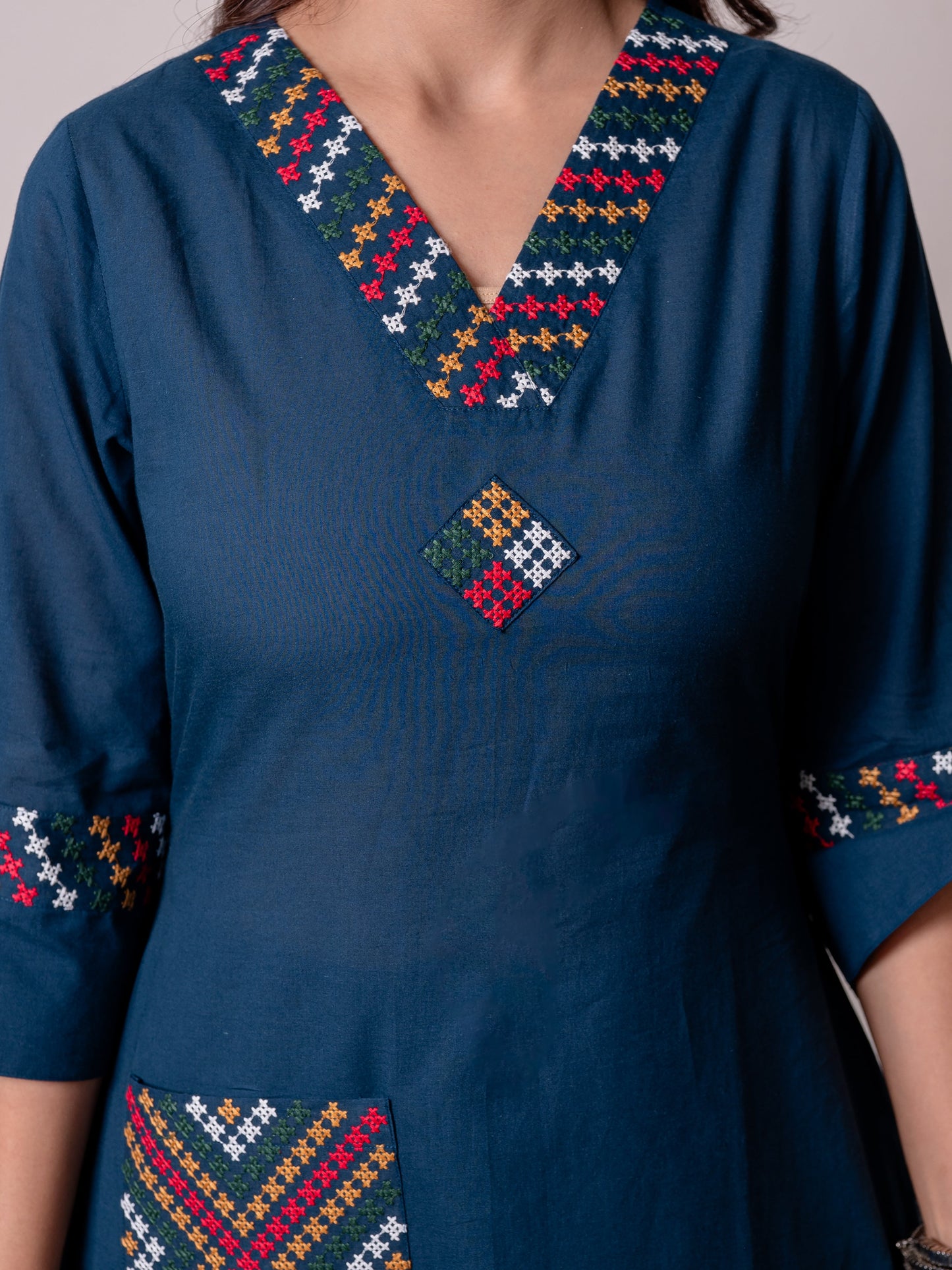 Embroidered Soft cotton Solid Straight Blue Kurta