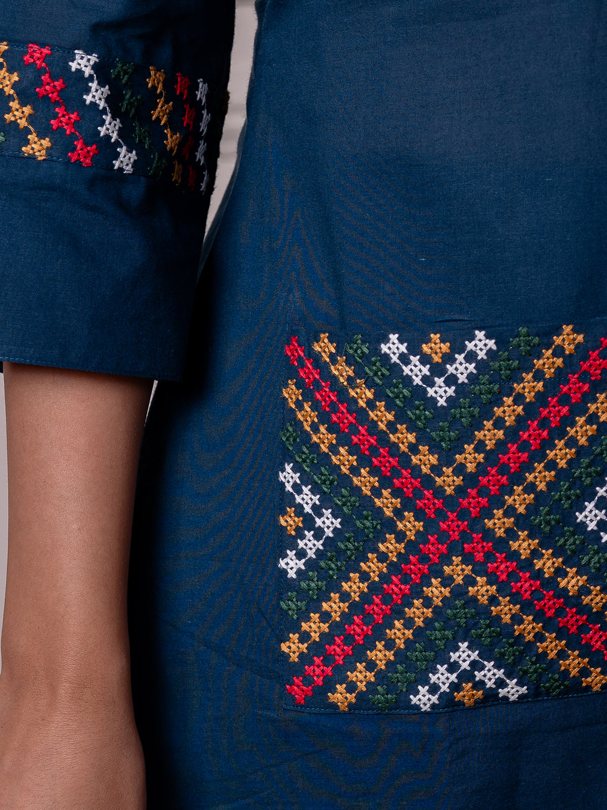 Embroidered Soft Cotton Solid Straight Blue Kurta