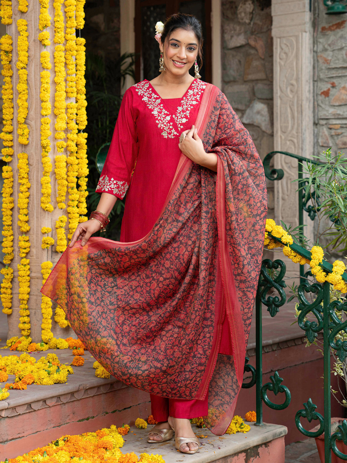 Blended silk Floral Red Dupatta