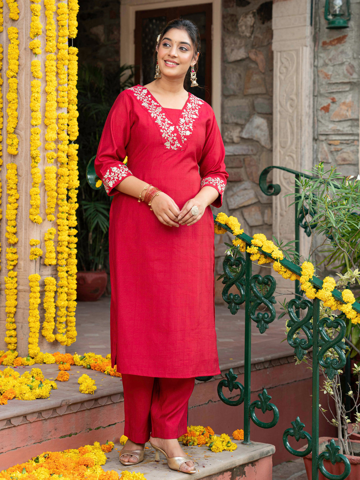 Embroidered Blended silk Solid Straight Red Kurta