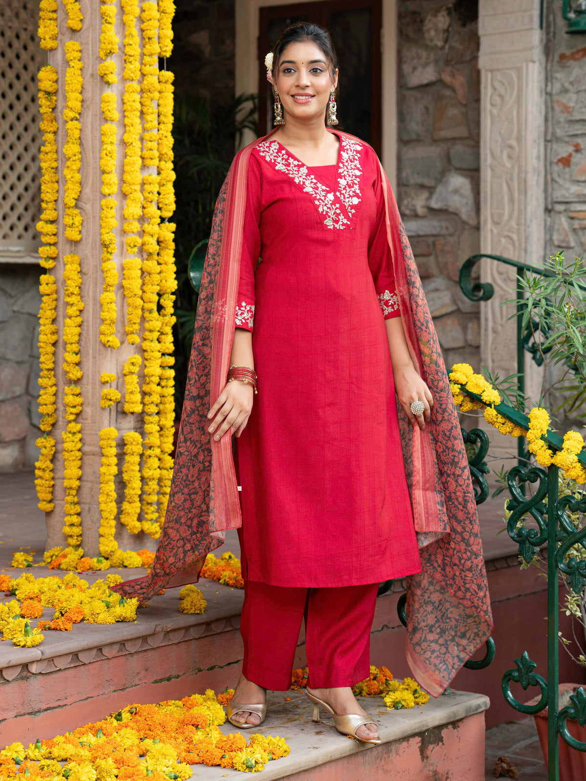 Embroidered Blended silk Solid Straight Red Kurta