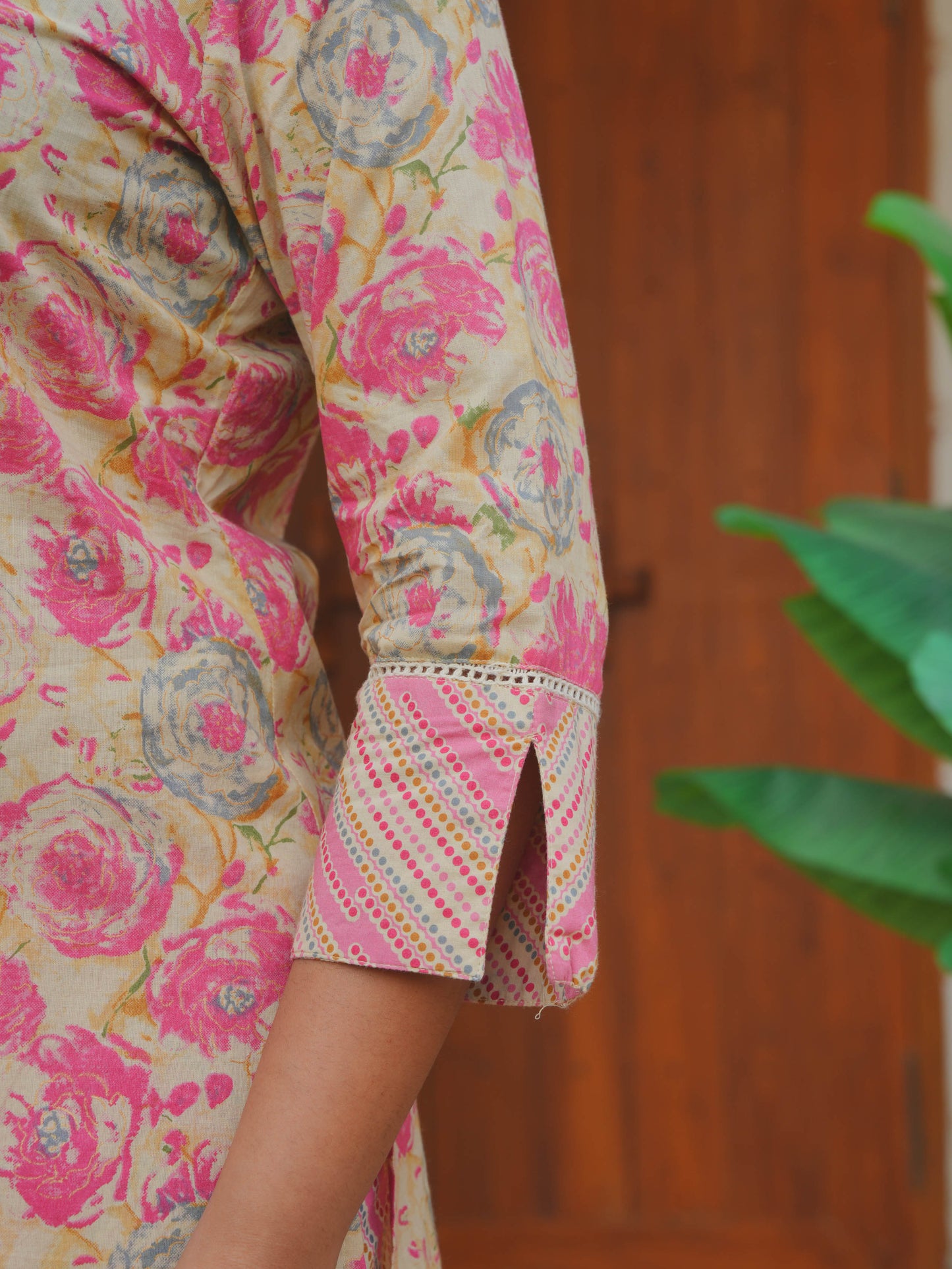 Embroidered Soft Cotton Floral Straight Pink Kurta