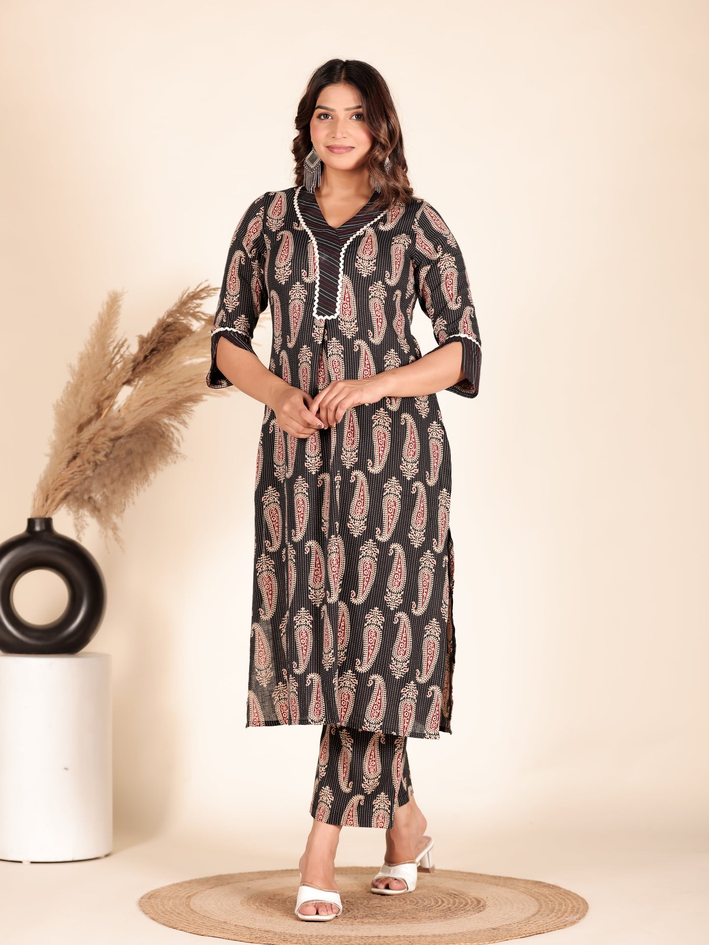 Embroidered Kantha Cotton Paisley Straight Black Kurti