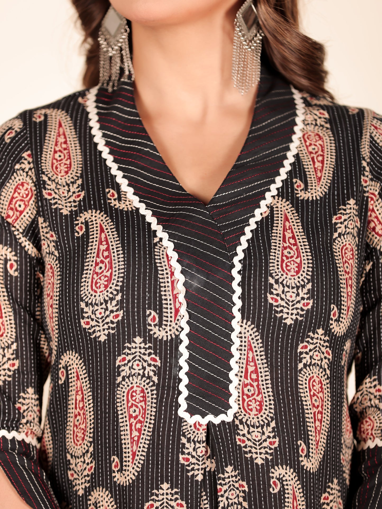 Embroidered Kantha Cotton Paisley Straight Black Kurti