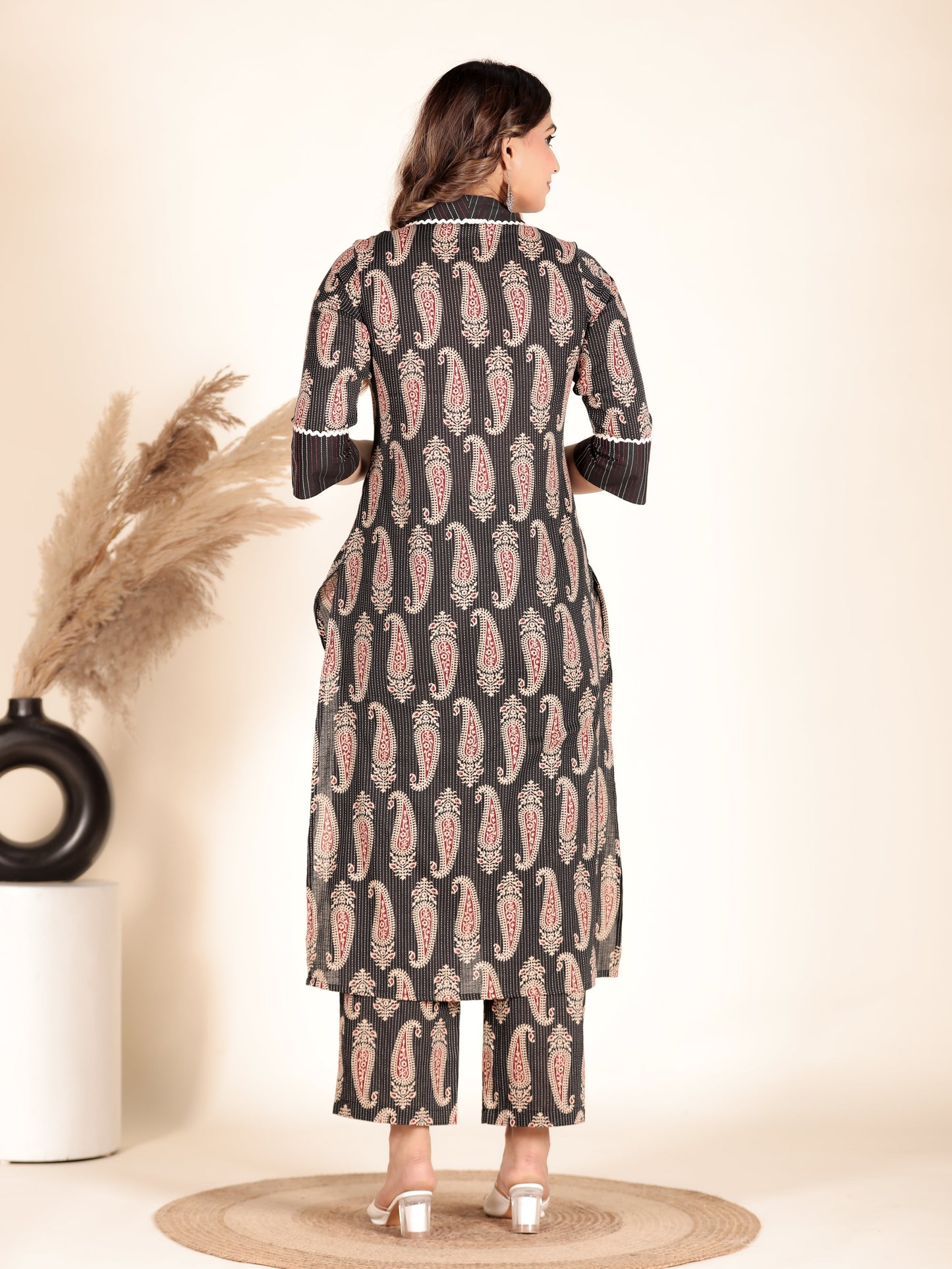 Embroidered Kantha Cotton Paisley Straight Black Kurti