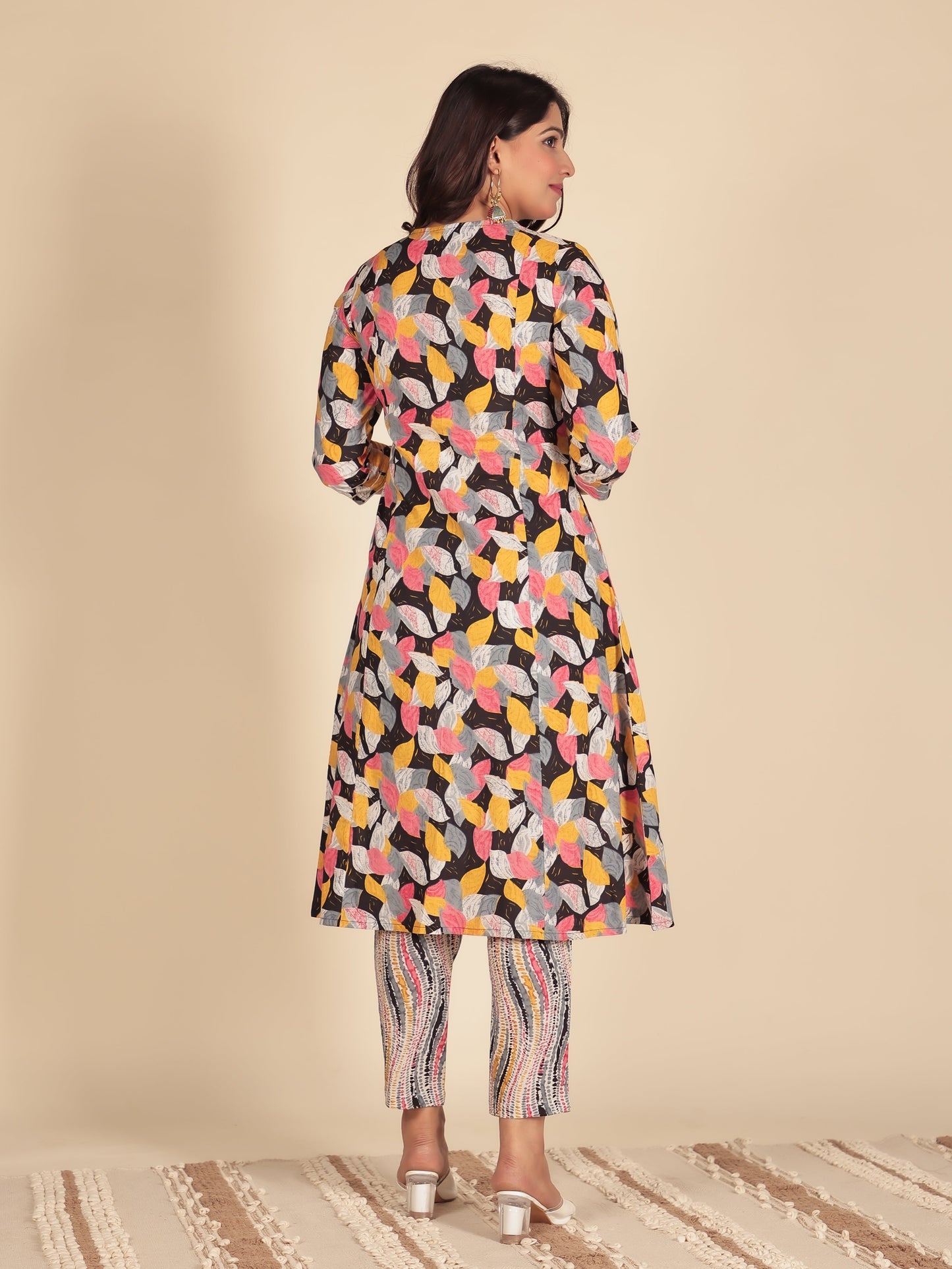 Embroidered Soft Cotton Floral Panelled Black Kurta
