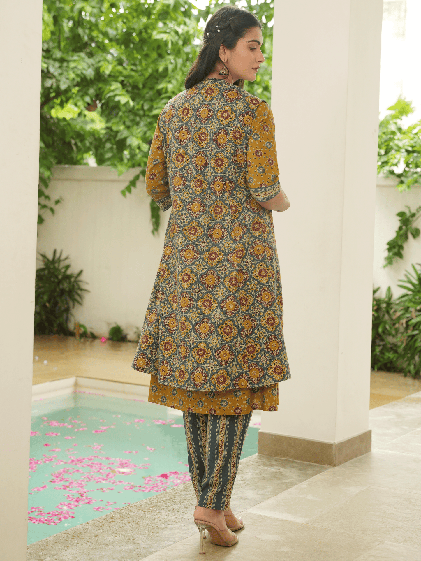 Soft Cotton Geometric Teal Shrug