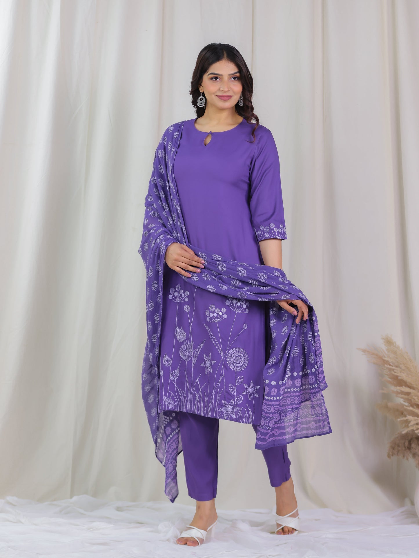 Embroidered Viscose Solid Straight Purple Kurta