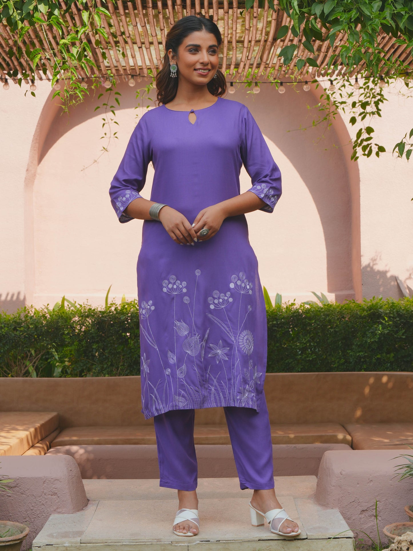 Embroidered Viscose Solid Straight Purple Kurta