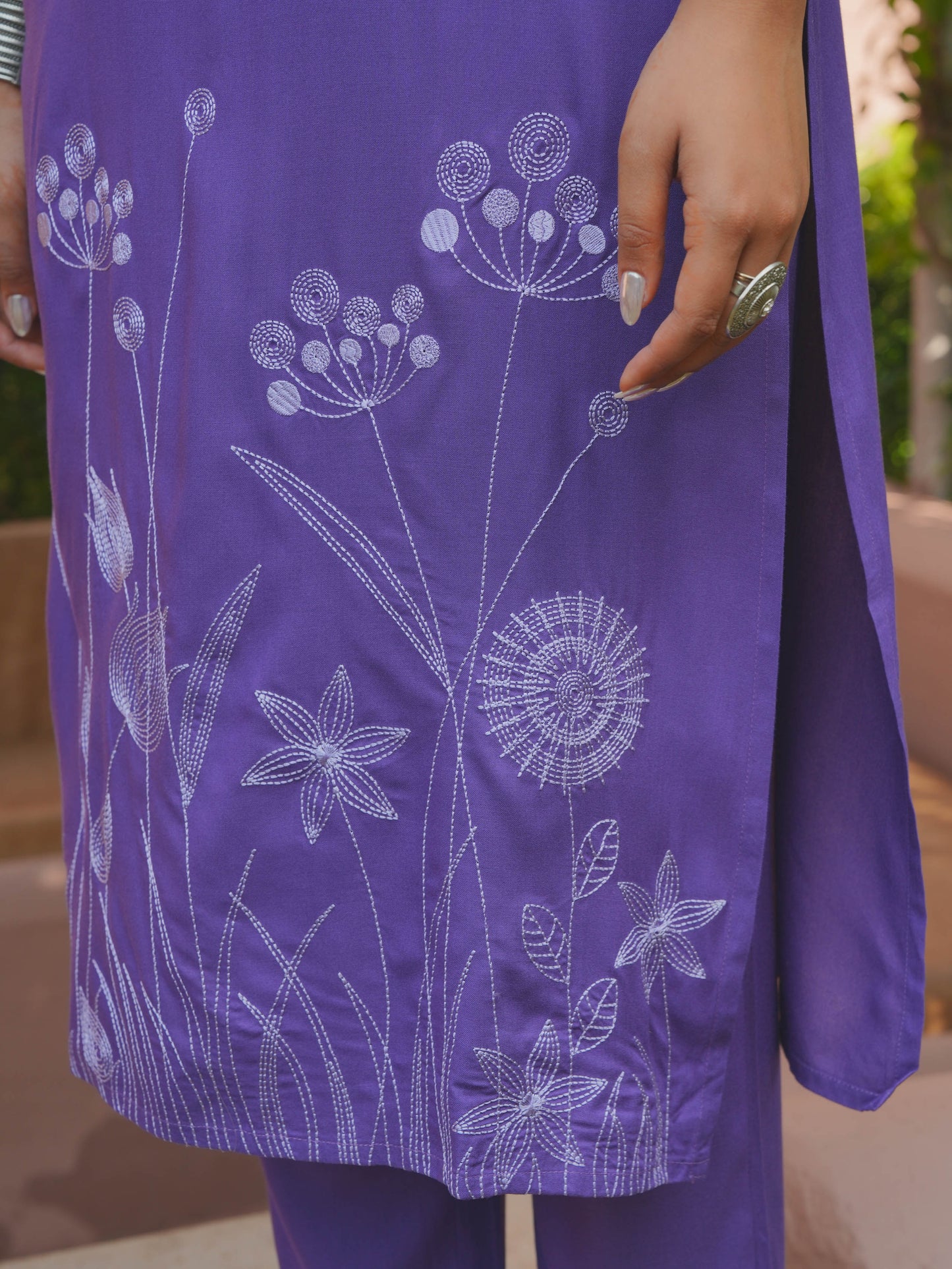 Embroidered Viscose Solid Straight Purple Kurta