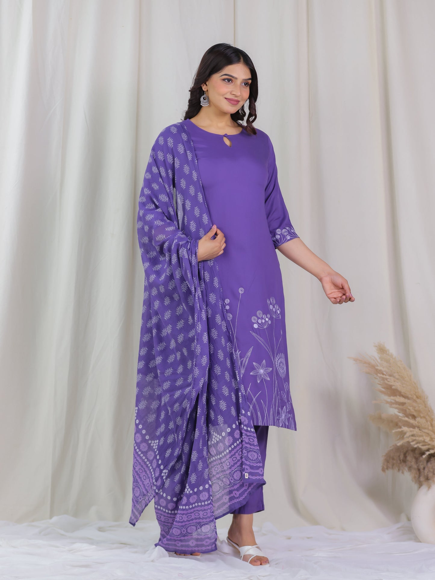 Embroidered Viscose Solid Straight Purple Kurta