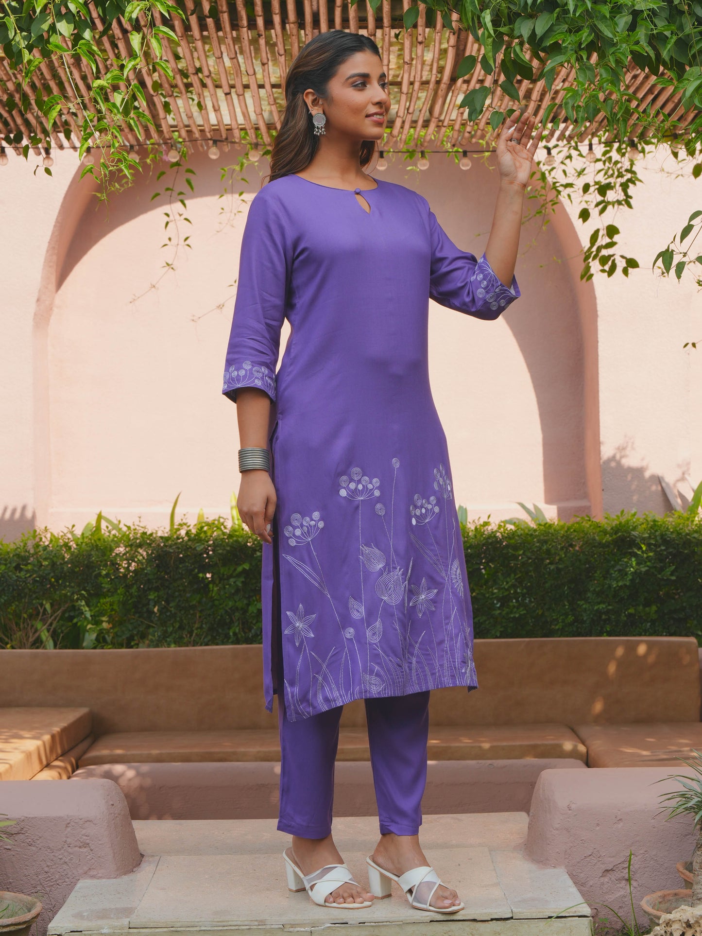 Embroidered Viscose Solid Straight Purple Kurta