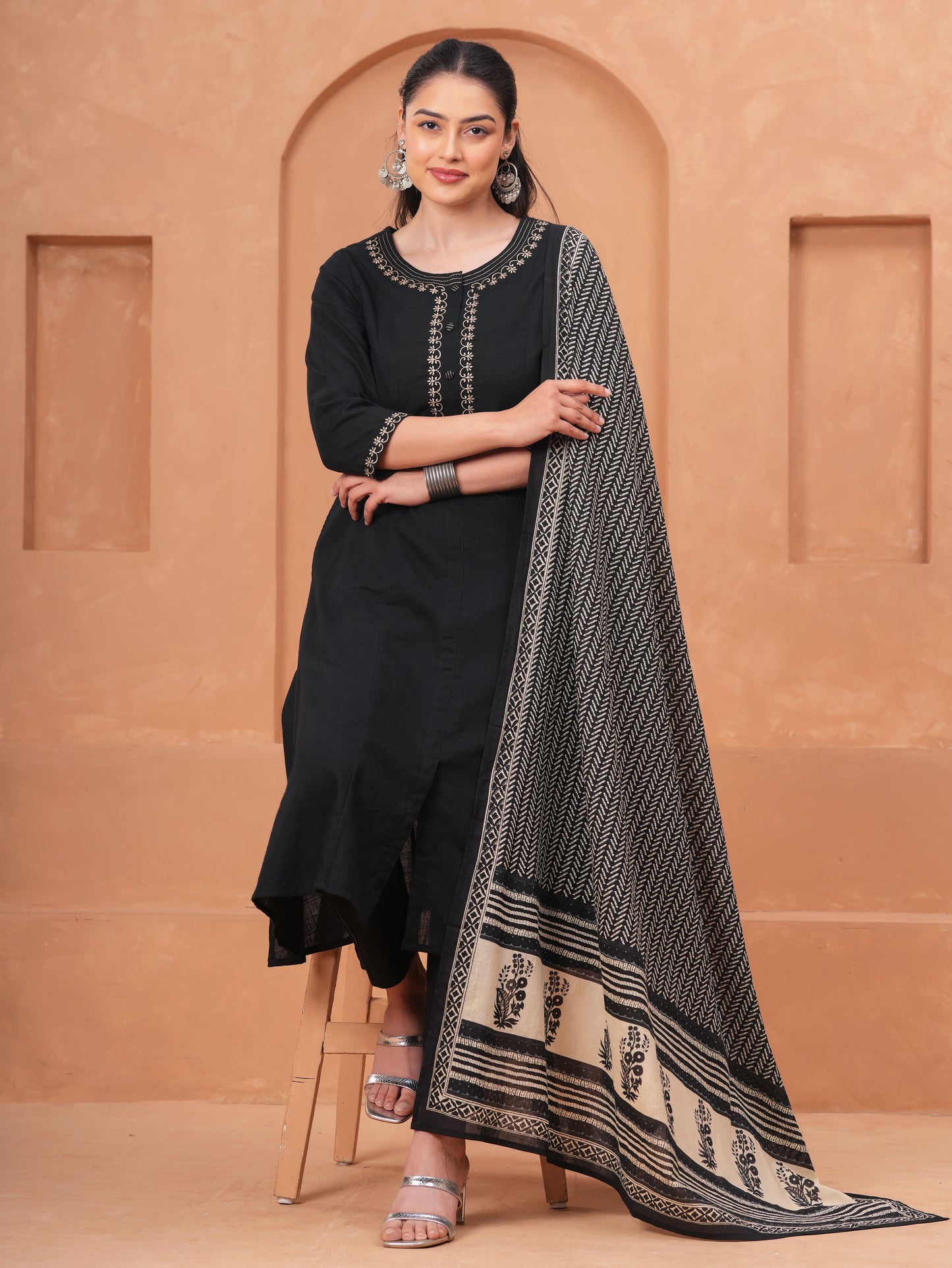 Cotton Voile Geometric Black Dupatta