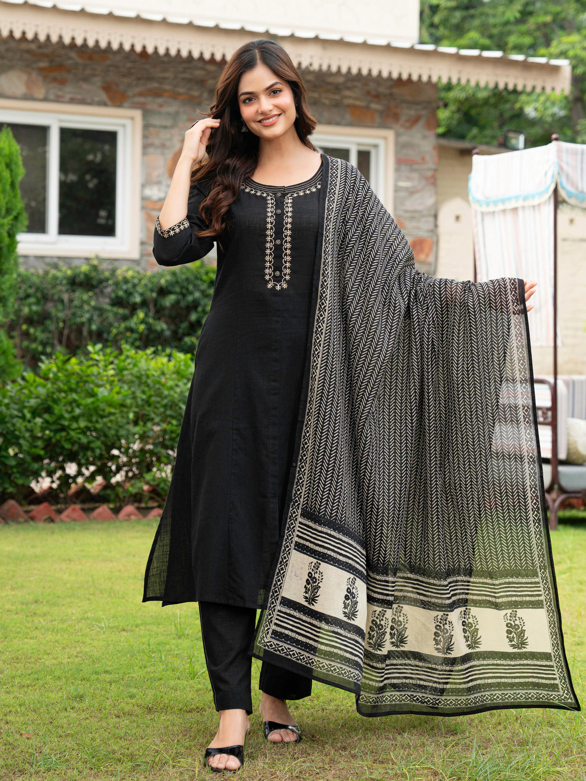 Cotton Voile Geometric Black Dupatta