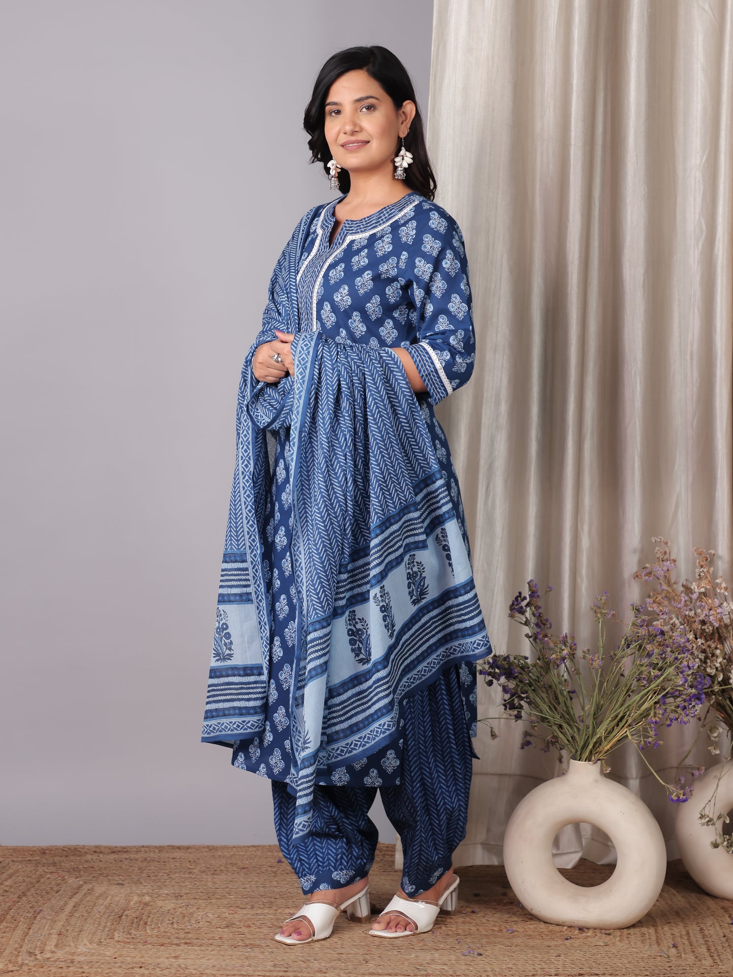 Embroidered Soft Cotton Floral Straight Blue Kurta