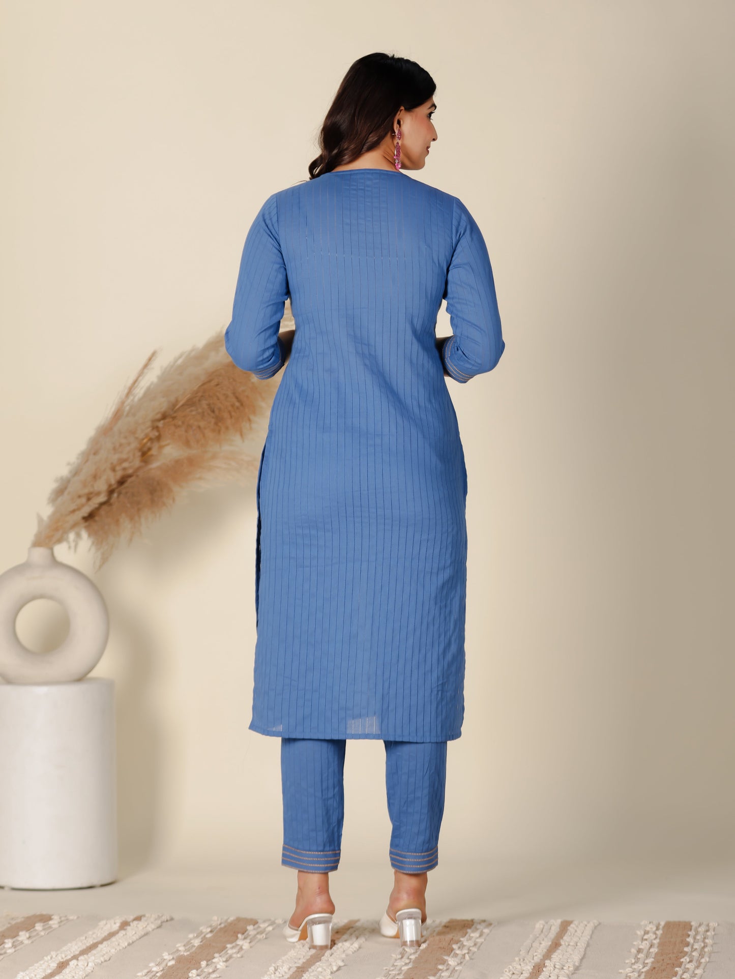 Textured Cotton Solid Straight Blue Kurta