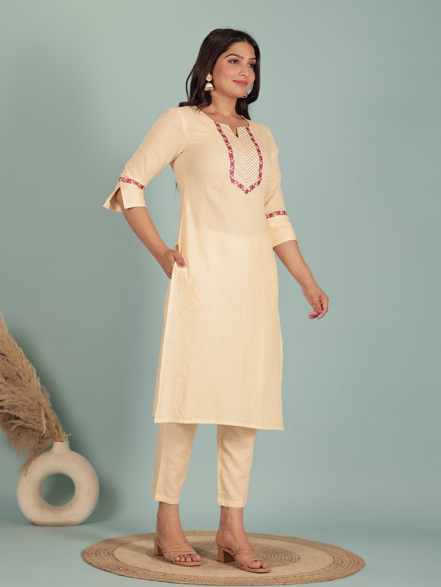 Kantha Cotton Solid Straight Cream Kurta