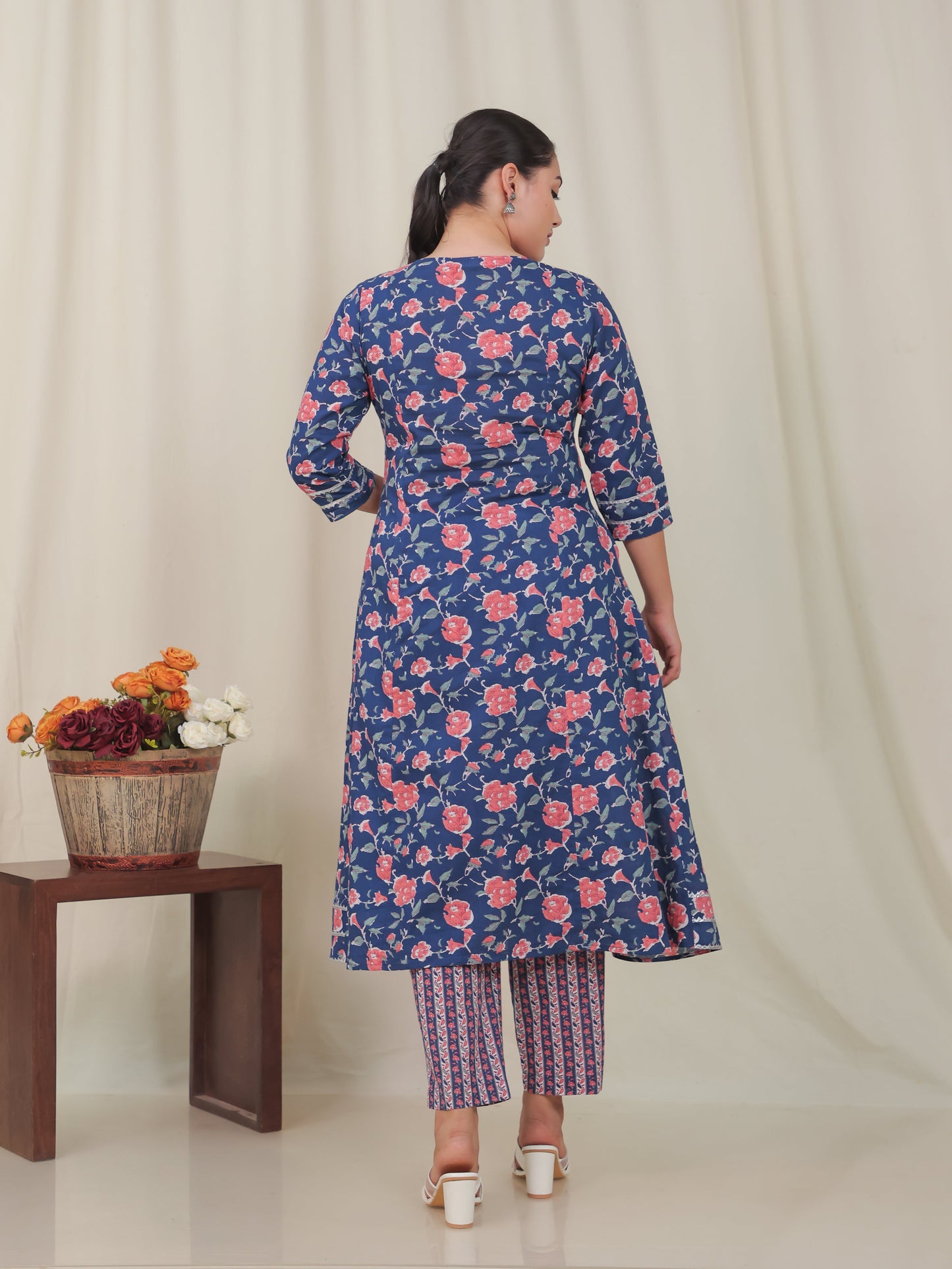 Soft Cotton Floral Panelled Blue Kurta