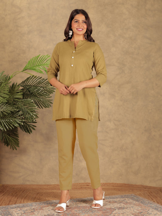 Natural Cotton Solid Straight Yellow Kurti