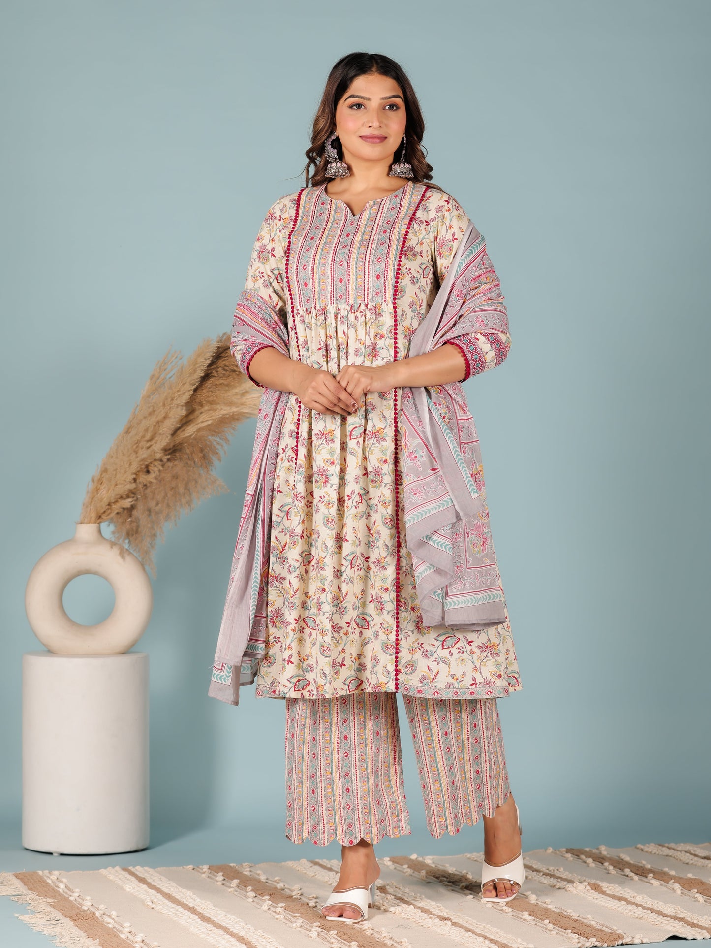 Embroidered Soft Cotton Floral Panelled Cream Kurta