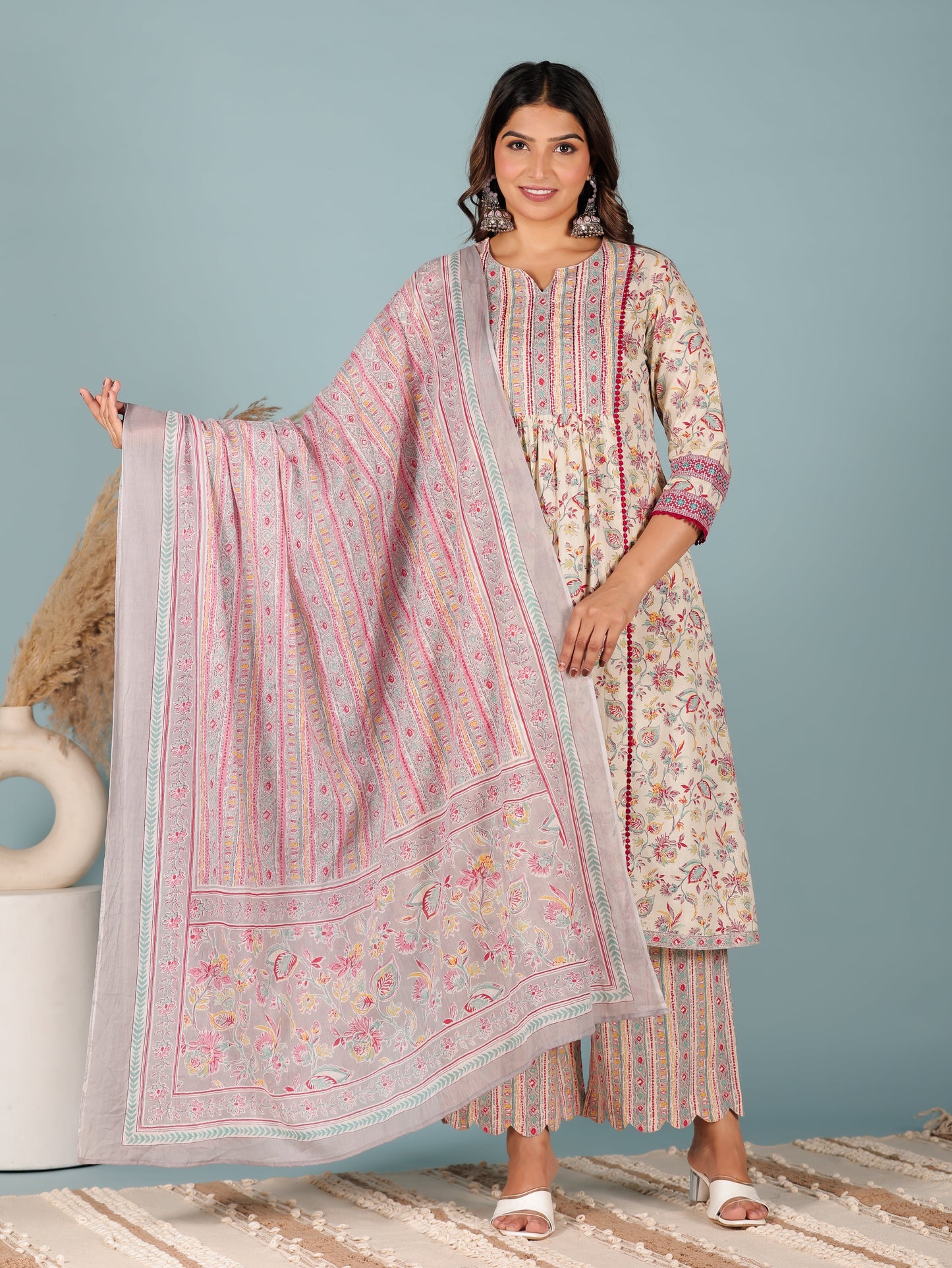 Embroidered Soft Cotton Floral Panelled Cream Kurta