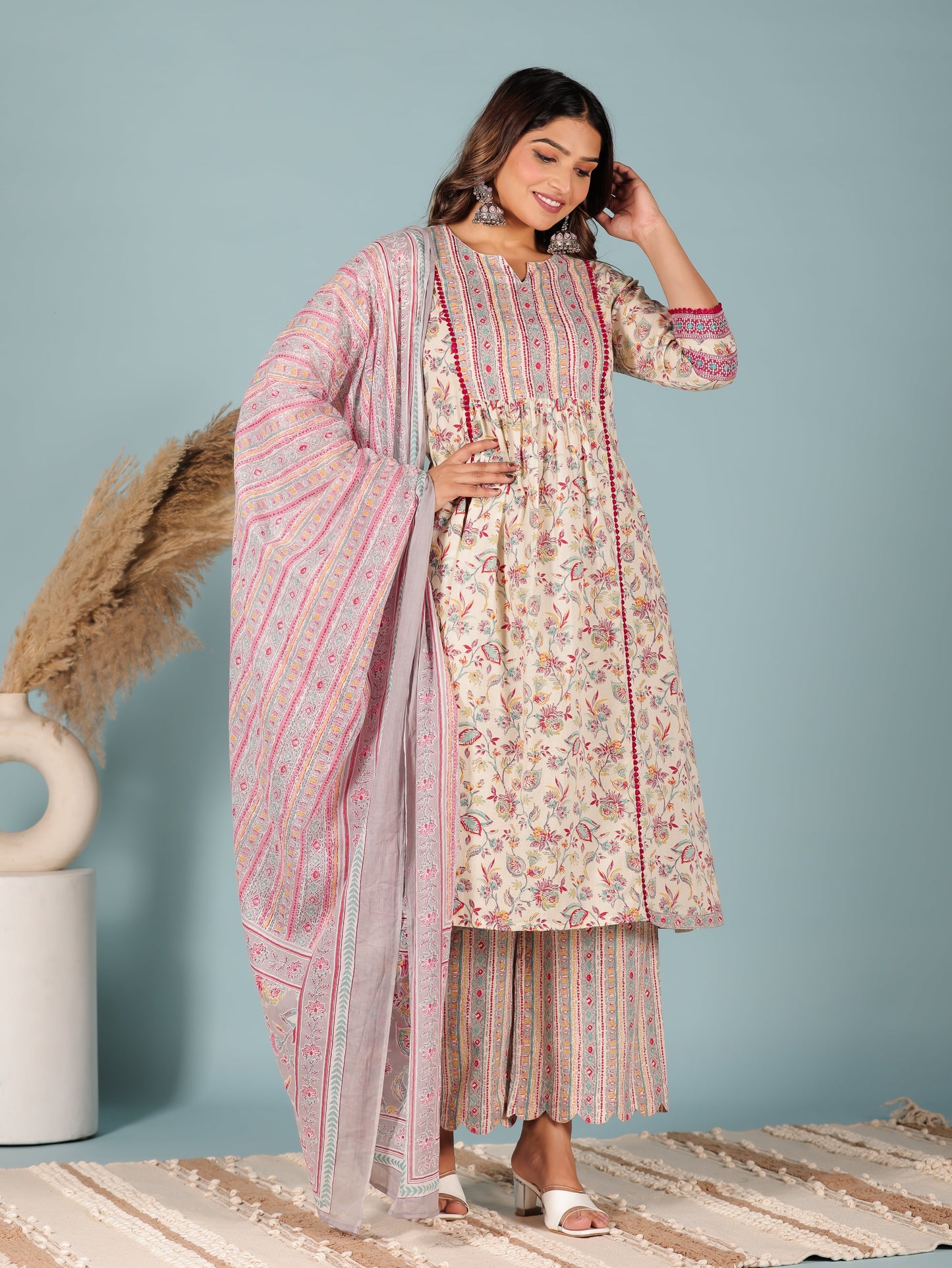 Embroidered Soft Cotton Floral Panelled Cream Kurta