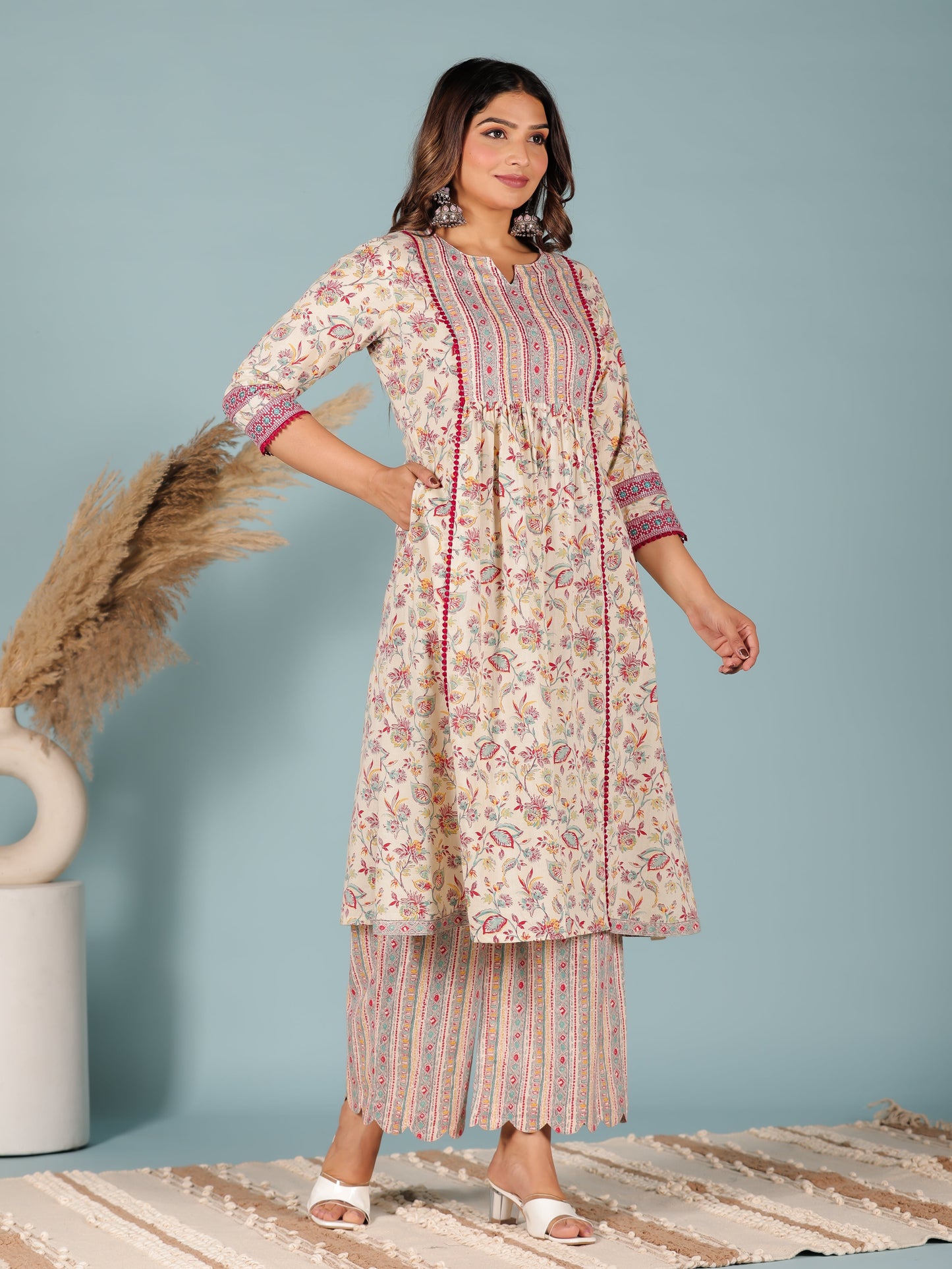 Embroidered Soft Cotton Floral Panelled Cream Kurta