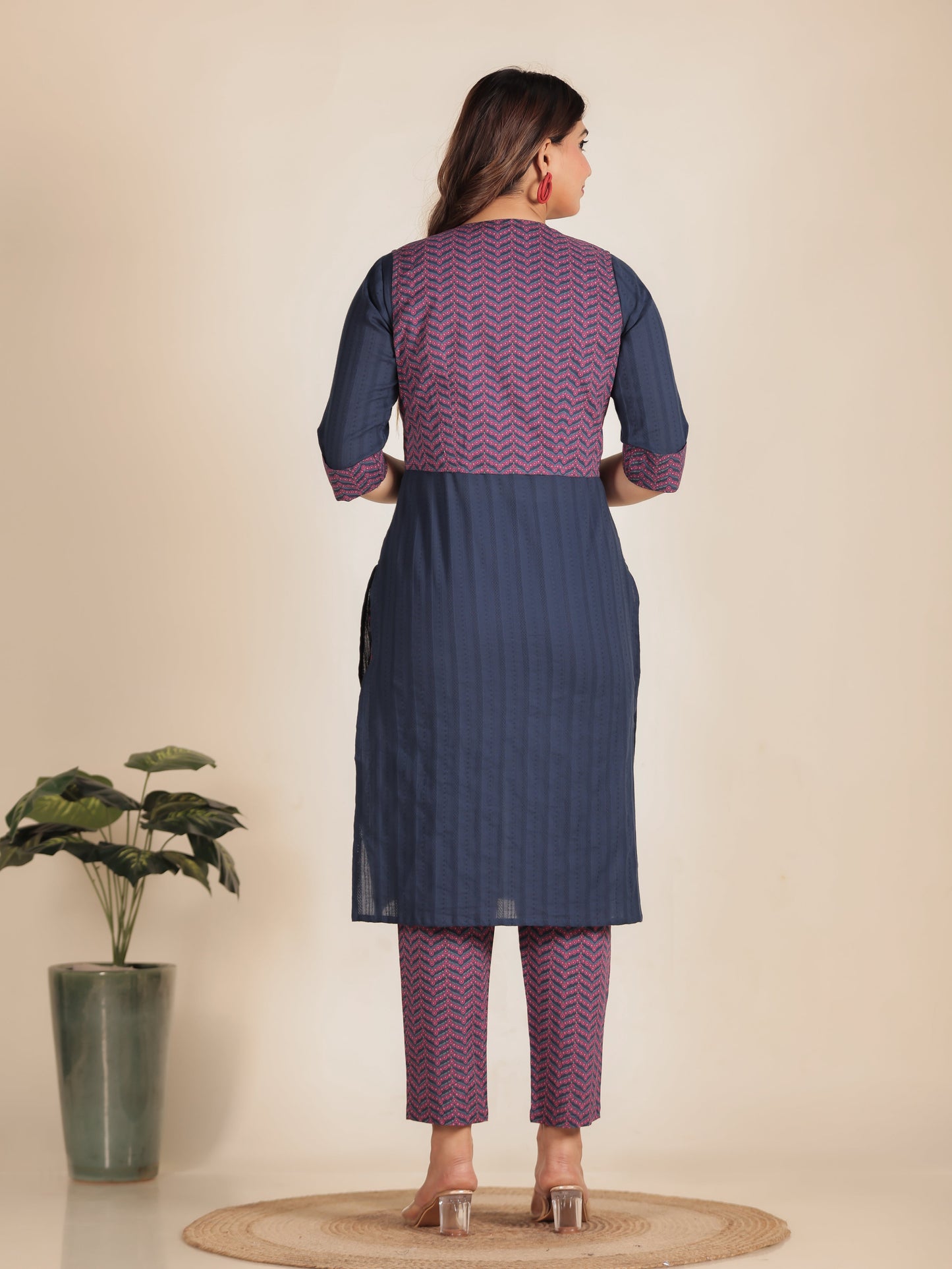 Textured Cotton Solid Straight Blue Kurta