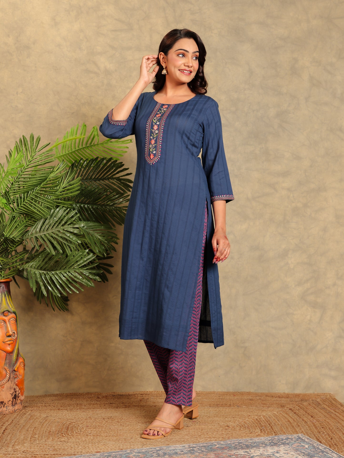 Textured Cotton Solid Straight Blue Kurta