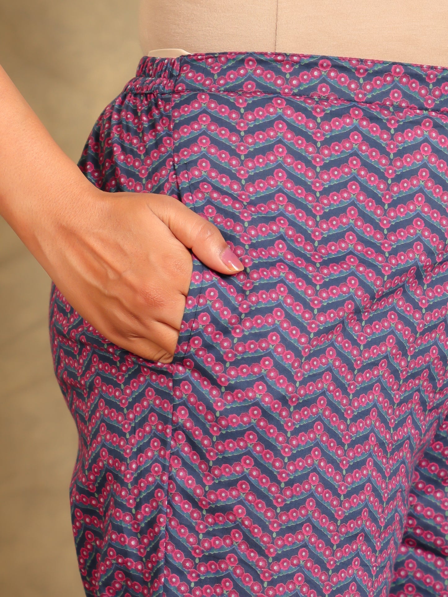 Textured Cotton Solid Straight Blue Kurta