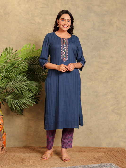 Textured Cotton Solid Straight Blue Kurta