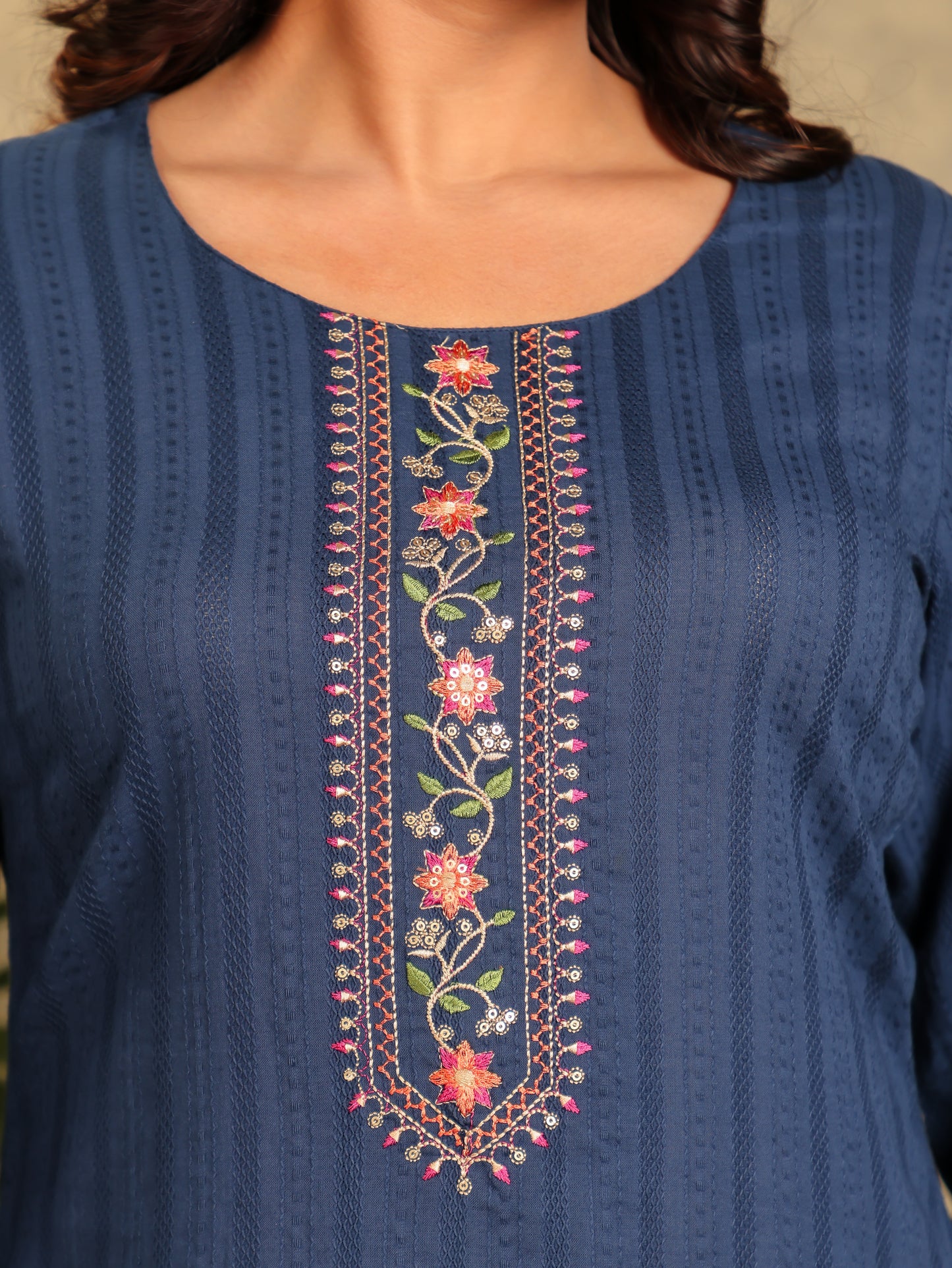Textured Cotton Solid Straight Blue Kurta