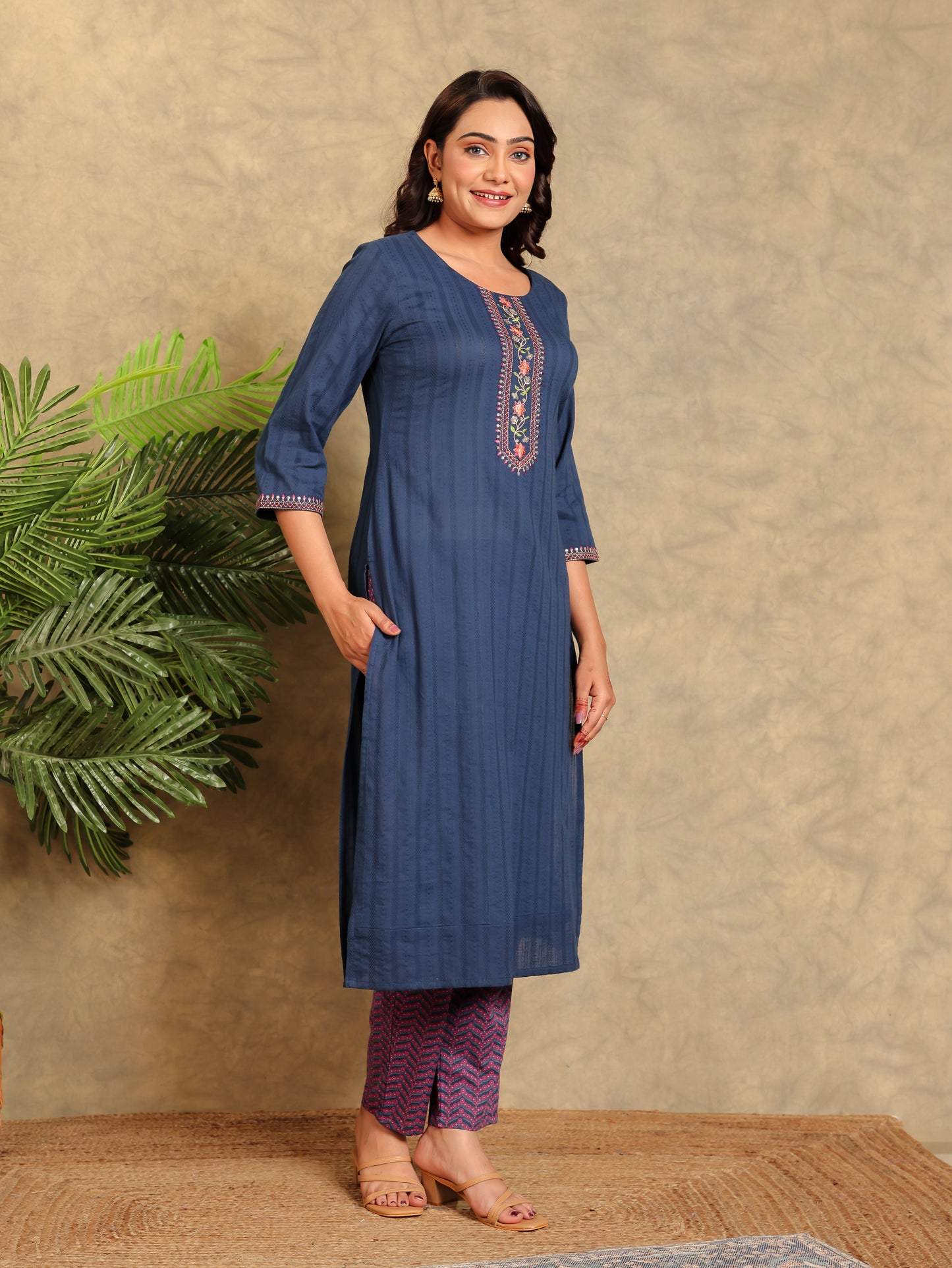 Textured Cotton Solid Straight Blue Kurta