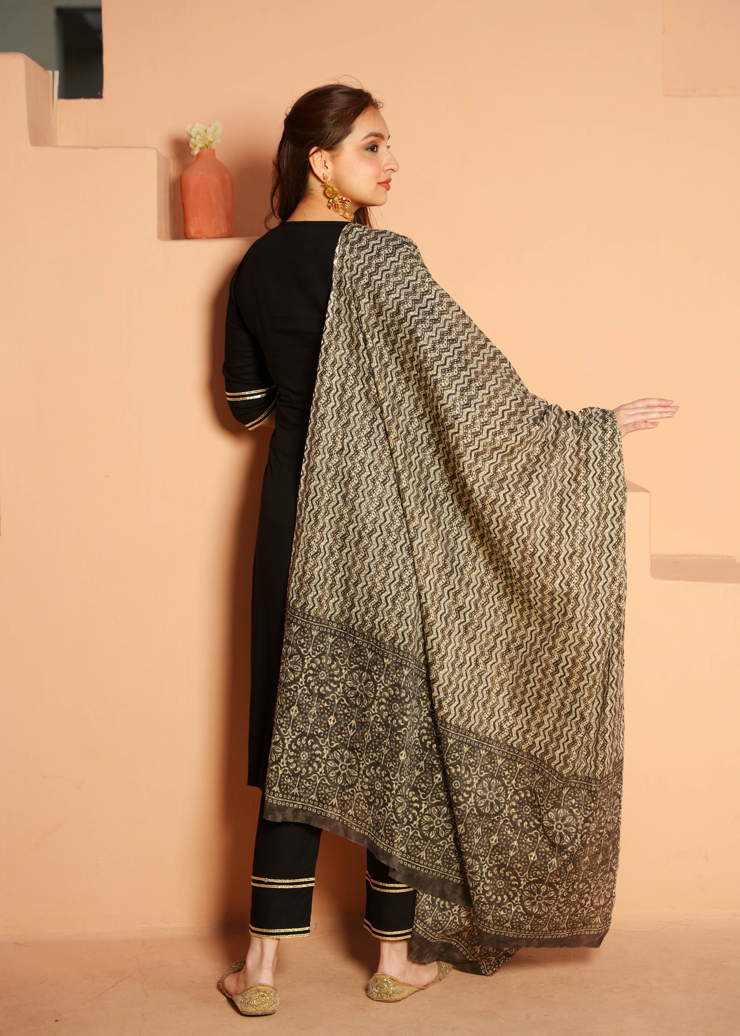 Embroidered Viscose Solid Straight Black Kurta