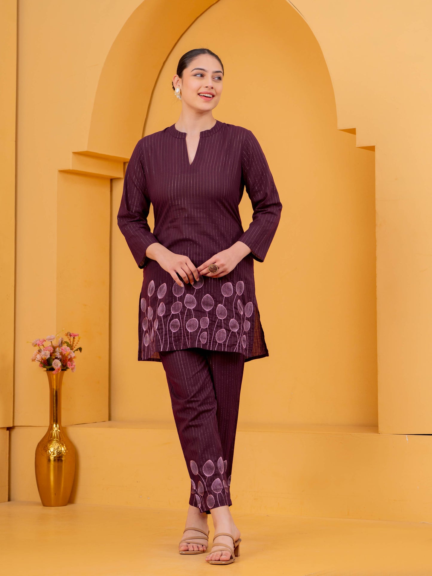 Embroidered Lurex Cotton Solid Straight Maroon Kurta