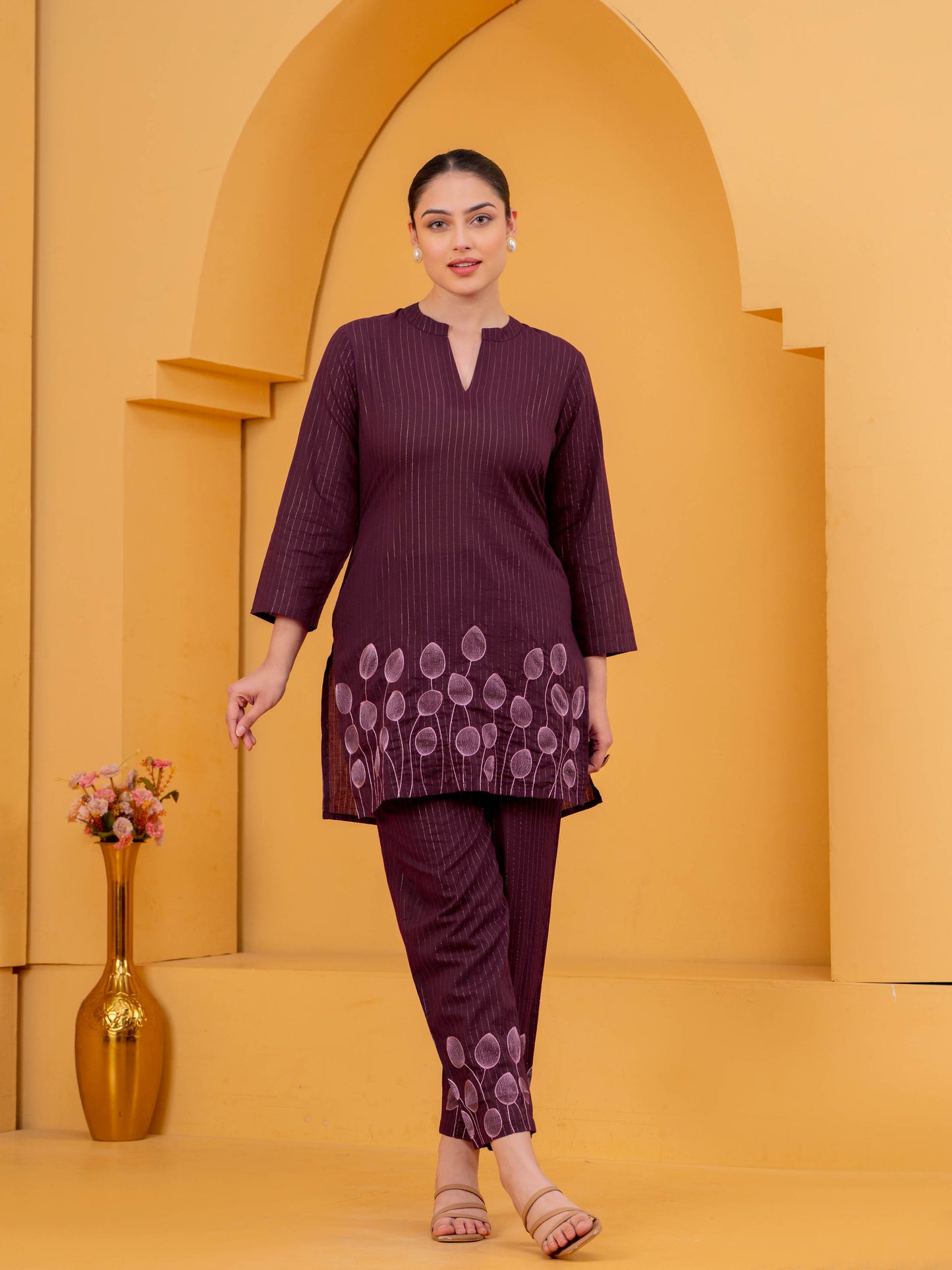 Embroidered Lurex Cotton Solid Straight Maroon Kurta