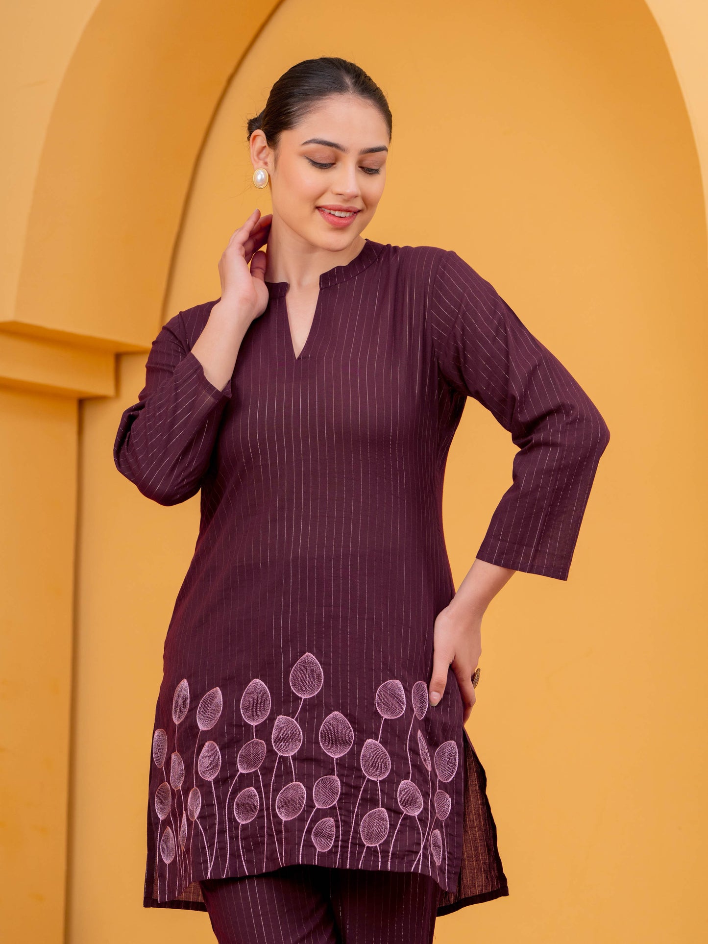 Embroidered Lurex Cotton Solid Straight Maroon Kurta