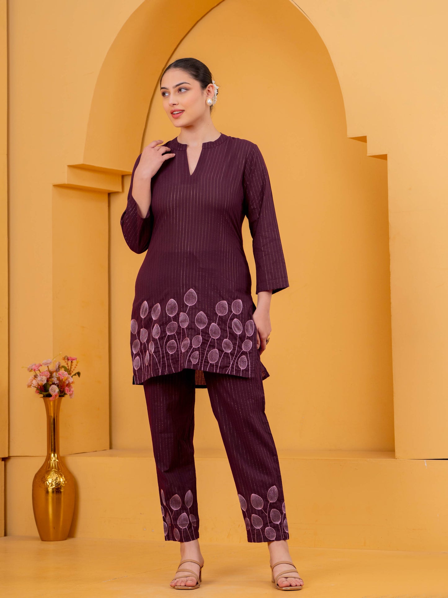 Embroidered Lurex Cotton Solid Straight Maroon Kurta