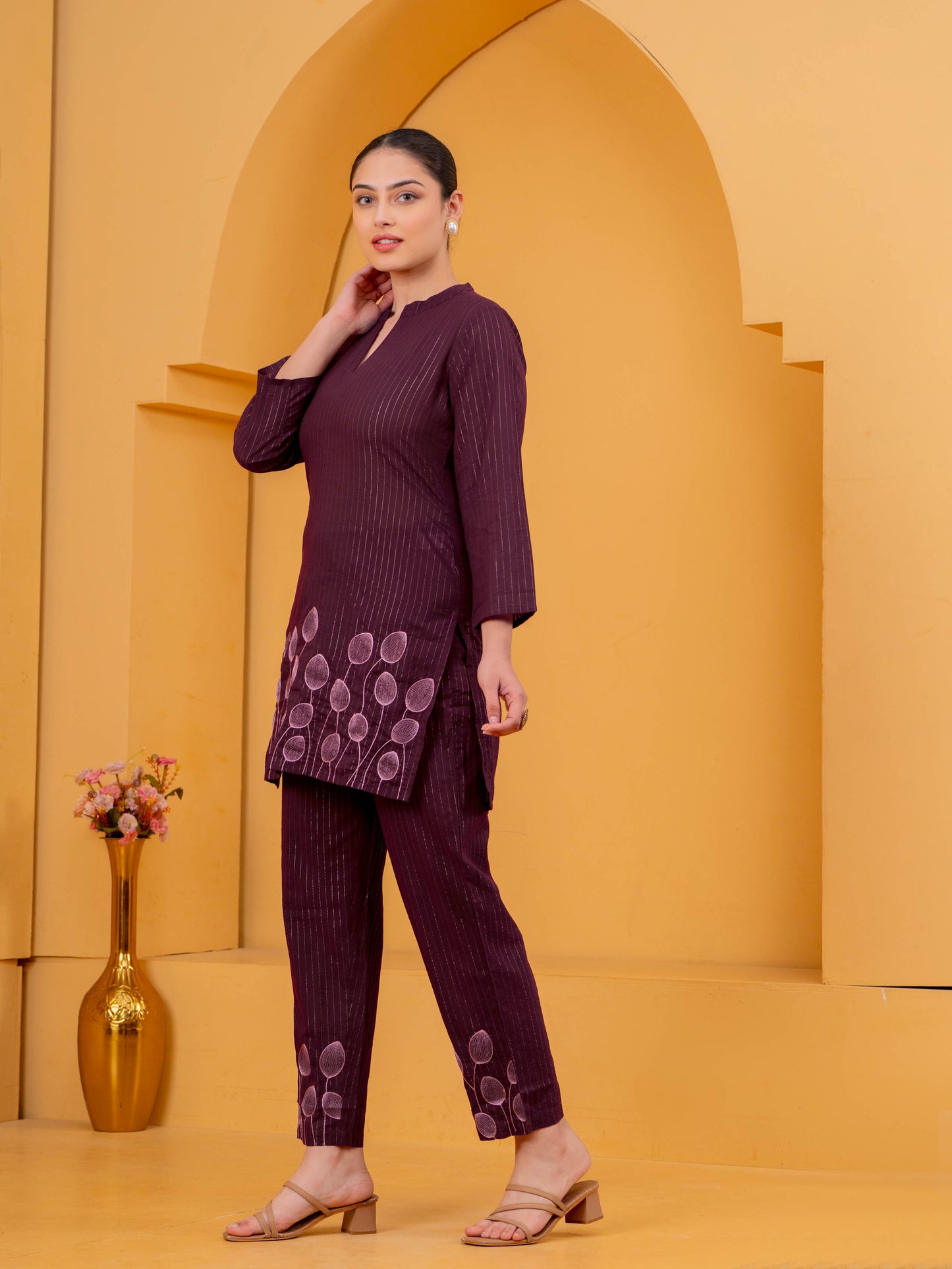 Embroidered Lurex Cotton Solid Straight Maroon Kurta