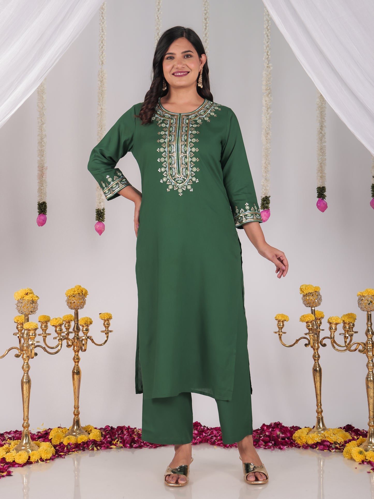Embroidered Viscose Solid Straight Green Kurta