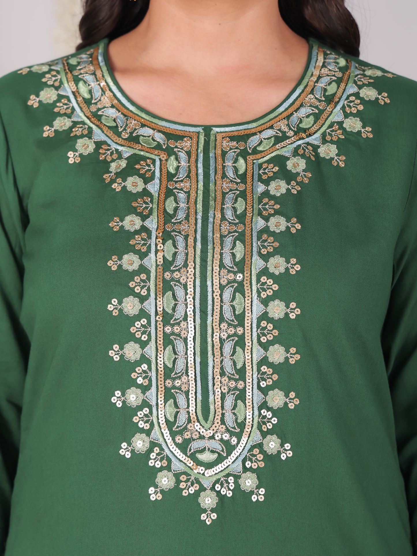 Embroidered Viscose Solid Straight Green Kurta