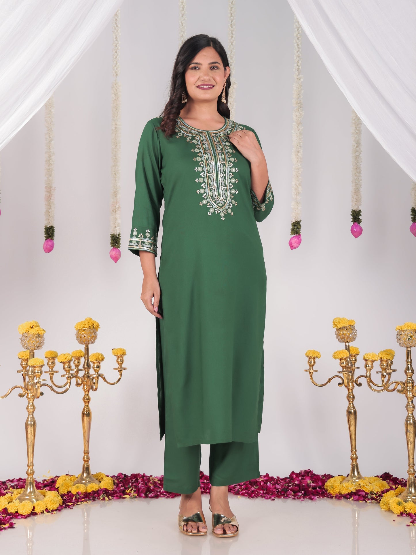 Embroidered Viscose Solid Straight Green Kurta