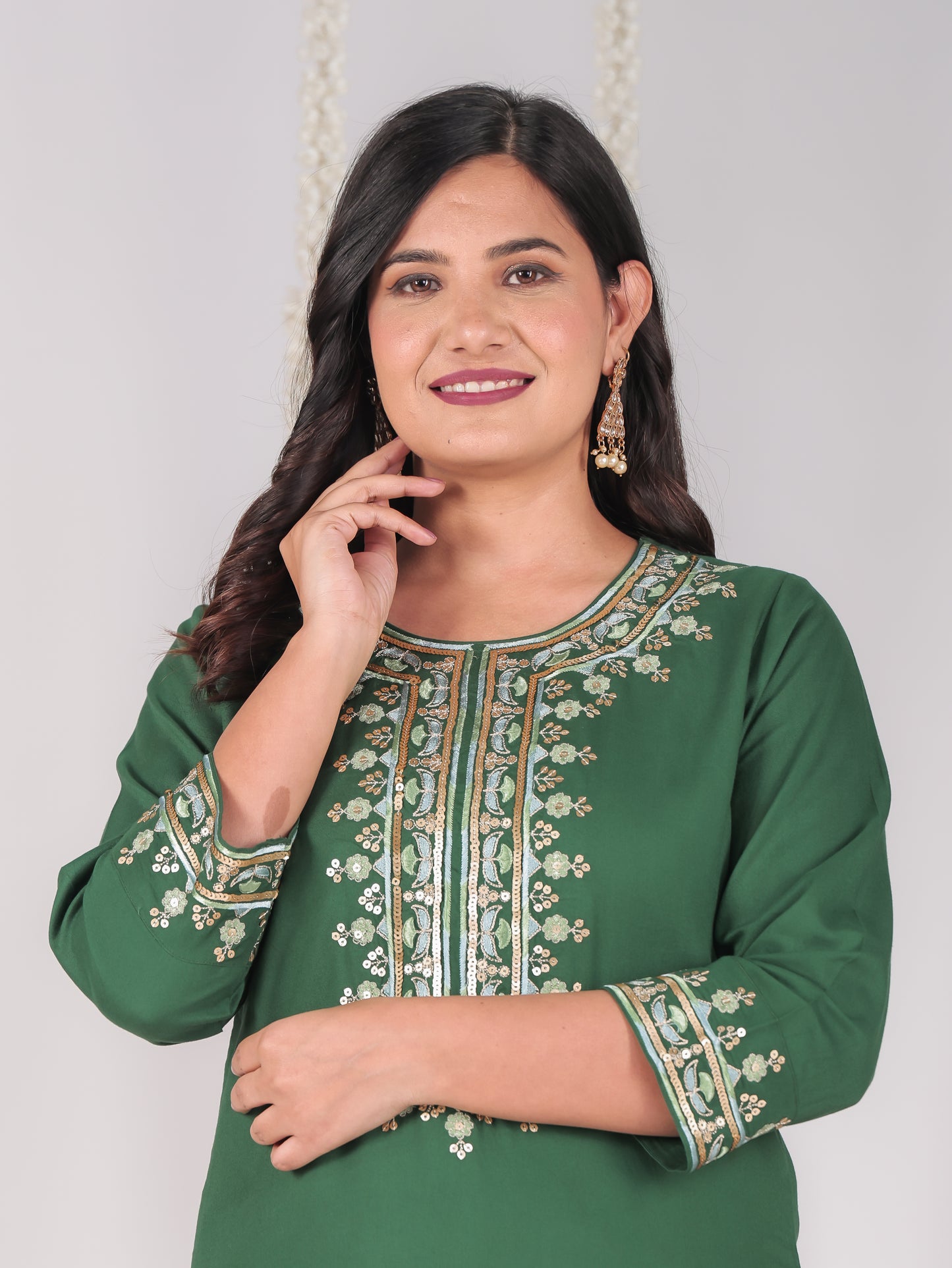 Embroidered Viscose Solid Straight Green Kurta
