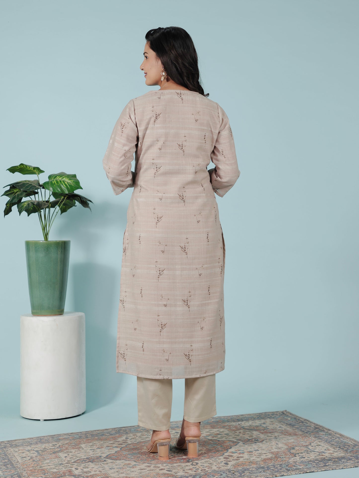 Chanderi Floral Panelled Beige Kurta