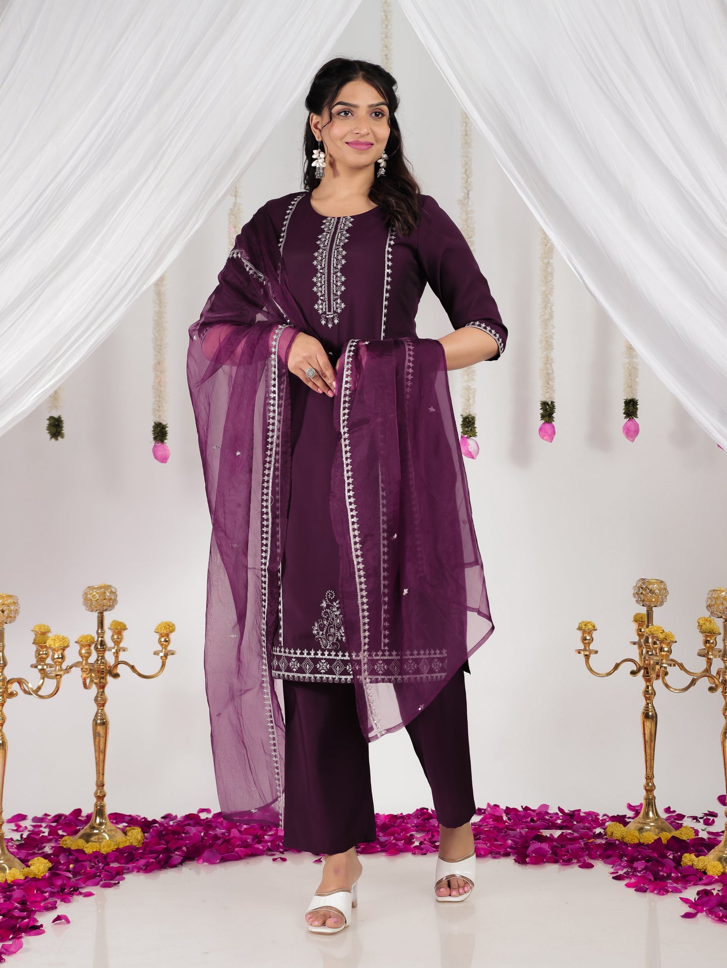 Embroidered Muslin Solid Straight Purple Kurta