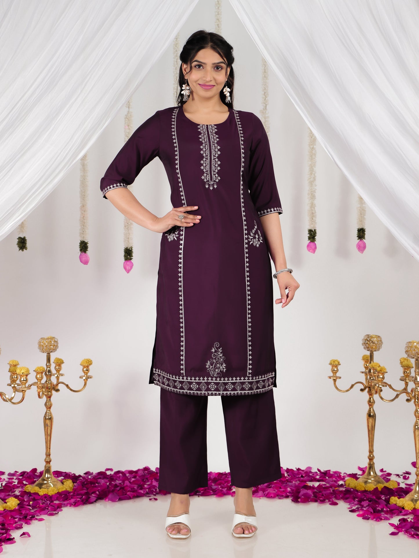 Embroidered Muslin Solid Straight Purple Kurta