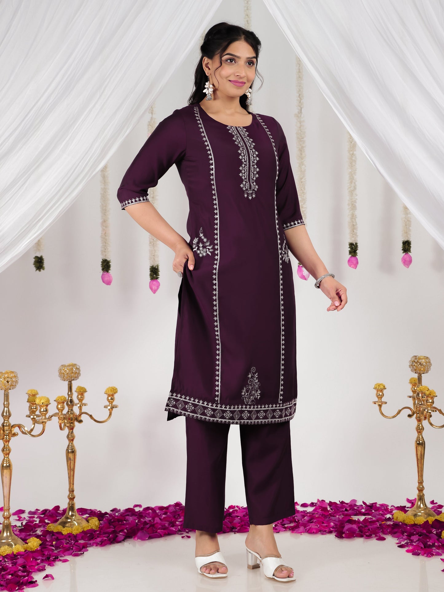 Embroidered Muslin Solid Straight Purple Kurta