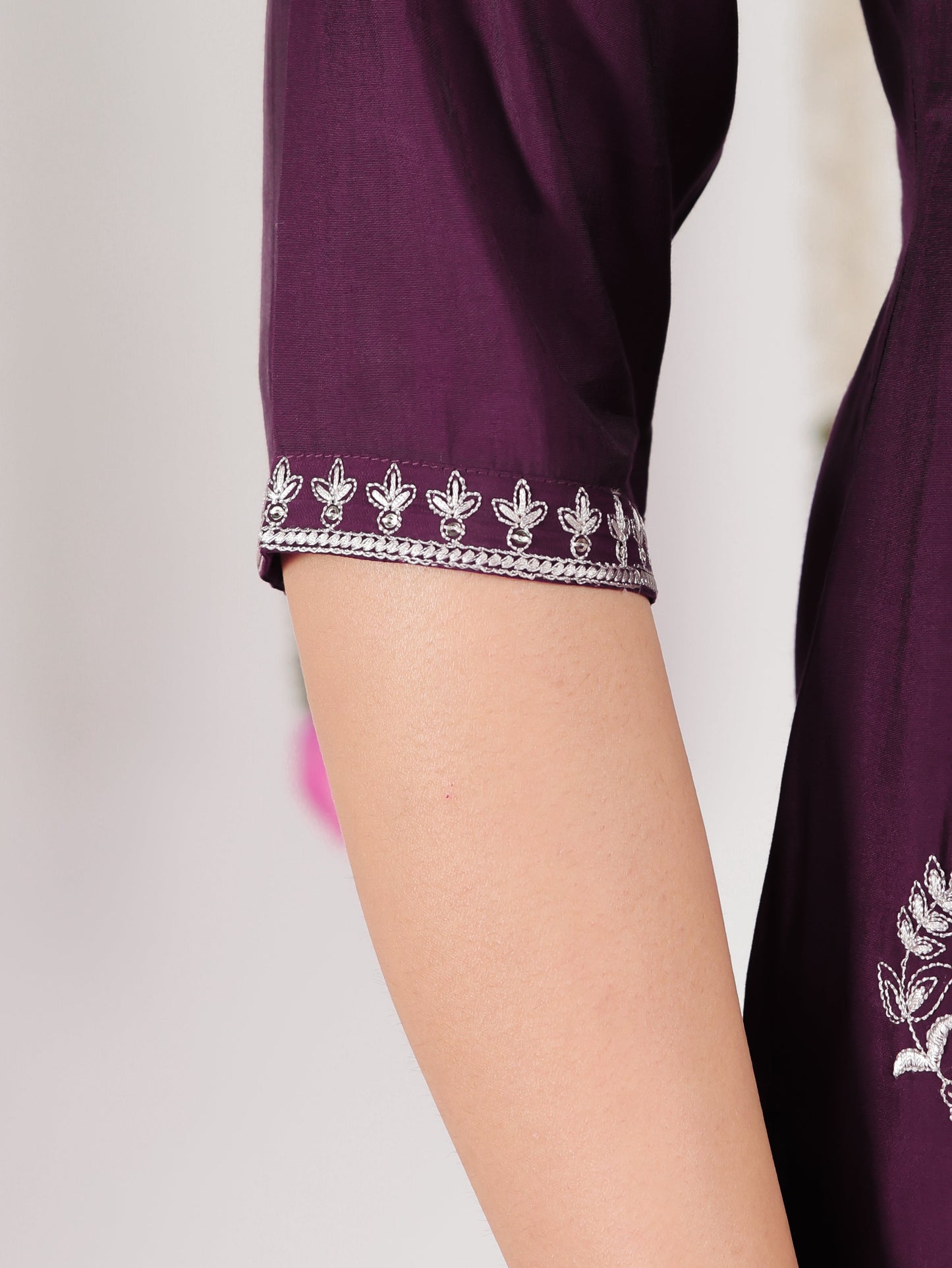 Embroidered Muslin Solid Straight Purple Kurta